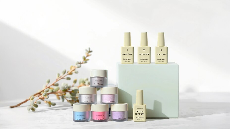 Dipping Powder Set von fancyhands für eine professionelle Maniküre.